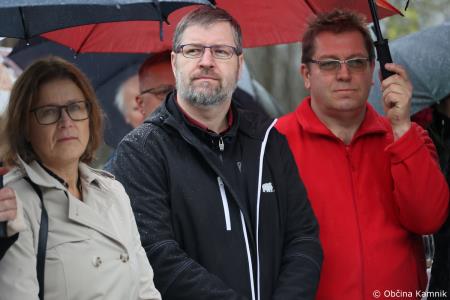 Dobrodošel mamut v Kamniku je dobil svoje mesto bronasti mamut v naravni velikosti, ki stoji v Mamutovem parku (40)